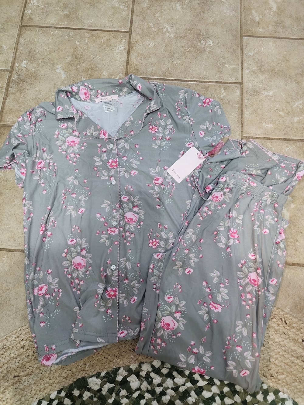 NWT Gabriella Gray Floral‎ Button-Up Pajama Set with Pink Roses